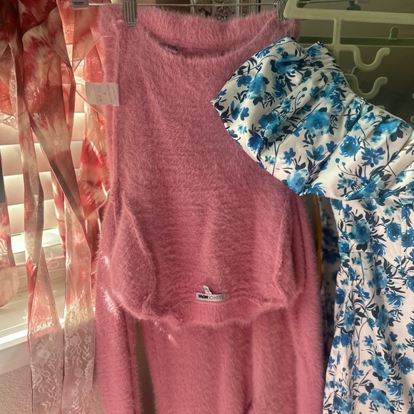 Clothing bundle - Picture 10 of 12